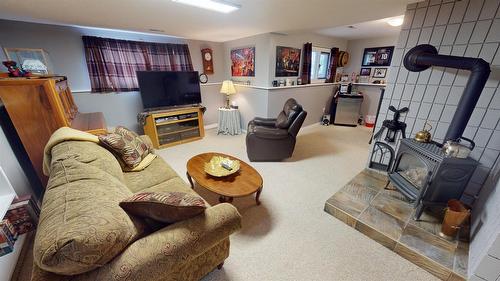1317 19Th Street, Cranbrook, BC - Indoor With Fireplace