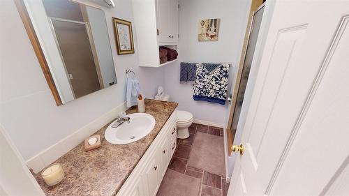 1317 19Th Street, Cranbrook, BC - Indoor Photo Showing Bathroom