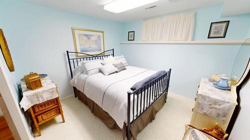 1317 19Th Street, Cranbrook, BC - Indoor Photo Showing Bedroom