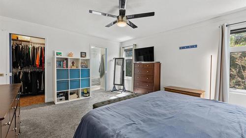 3418 Mariposa Court, Kelowna, BC - Indoor Photo Showing Bedroom