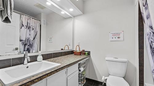 3418 Mariposa Court, Kelowna, BC - Indoor Photo Showing Bathroom
