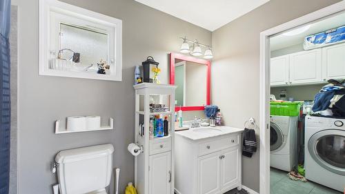 255 Burdett Street, Kimberley, BC - Indoor Photo Showing Laundry Room