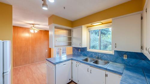 132 Secrest Place, Penticton, BC - Indoor Photo Showing Kitchen With Double Sink