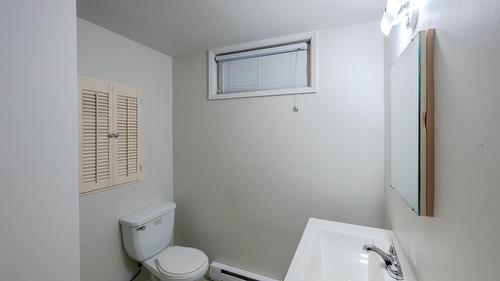132 Secrest Place, Penticton, BC - Indoor Photo Showing Bathroom
