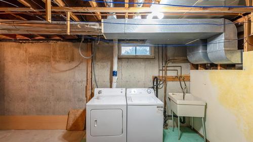 132 Secrest Place, Penticton, BC - Indoor Photo Showing Laundry Room
