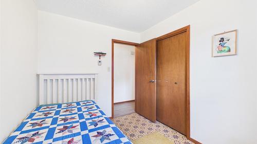 507 Alma Road, Cranbrook, BC - Indoor Photo Showing Bedroom