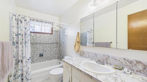 507 Alma Road, Cranbrook, BC - Indoor Photo Showing Bathroom