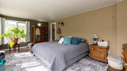 2904 Enderby Mabel Lake Road, Enderby, BC - Indoor Photo Showing Bedroom