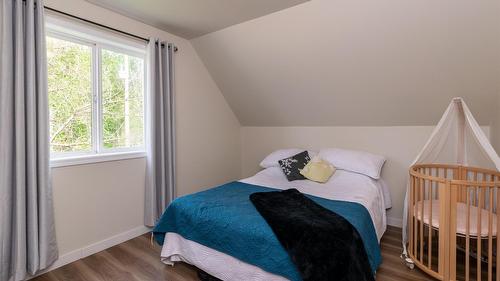2904 Enderby Mabel Lake Road, Enderby, BC - Indoor Photo Showing Bedroom