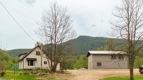 2904 Enderby Mabel Lake Road, Enderby, BC - Outdoor