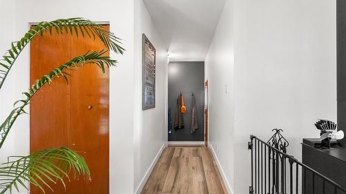 3988 Samuelson Road, Canyon, BC - Indoor Photo Showing Other Room