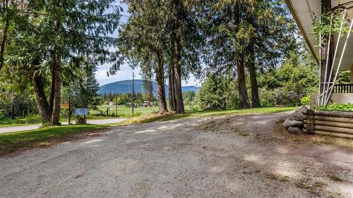 3988 Samuelson Road, Canyon, BC - Outdoor
