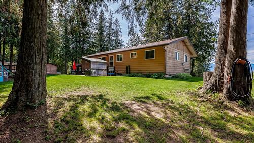 3988 Samuelson Road, Canyon, BC - Outdoor With Exterior