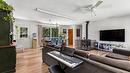 3988 Samuelson Road, Canyon, BC  - Indoor Photo Showing Living Room 