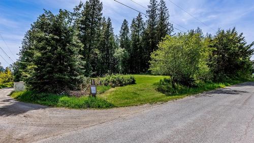 3988 Samuelson Road, Canyon, BC - Outdoor