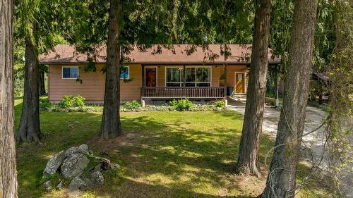 3988 Samuelson Road, Canyon, BC - Outdoor With Deck Patio Veranda