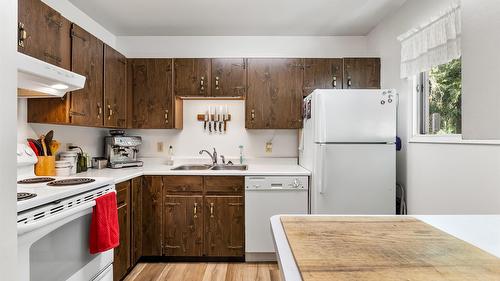 3988 Samuelson Road, Canyon, BC - Indoor Photo Showing Kitchen With Double Sink