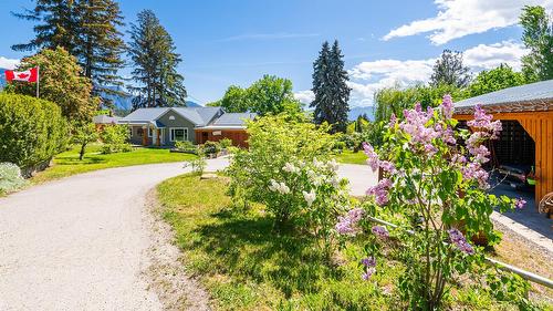 2125 Sunset Boulevard, Creston, BC - Outdoor
