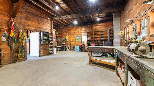 2125 Sunset Boulevard, Creston, BC - Indoor