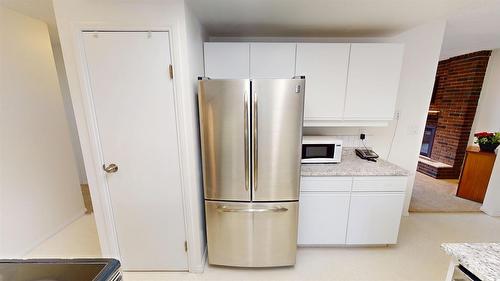 3109 Mt Royal Drive, Cranbrook, BC - Indoor Photo Showing Kitchen