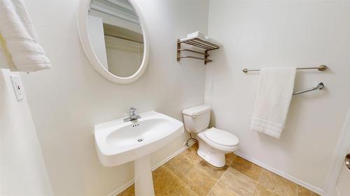 3109 Mt Royal Drive, Cranbrook, BC - Indoor Photo Showing Bathroom