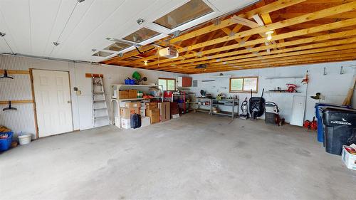3109 Mt Royal Drive, Cranbrook, BC - Indoor Photo Showing Garage