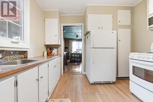 544 Rocky Point Lane, Deep River, ON - Indoor Photo Showing Kitchen