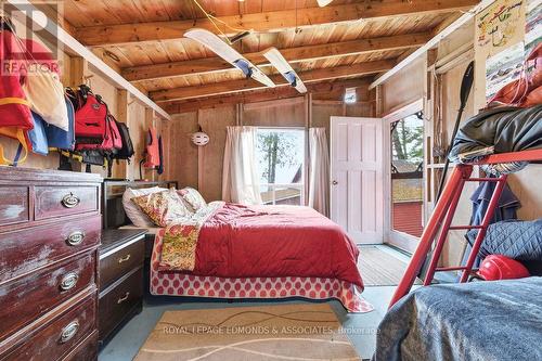 544 Rocky Point Lane, Deep River, ON - Indoor Photo Showing Bedroom