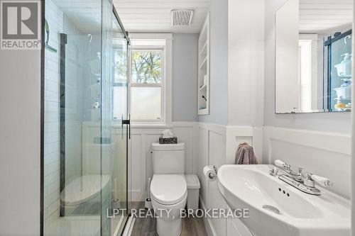 3 Piece bath - 570 Frontenac Street, Kingston (East Of Sir John A. Blvd), ON - Indoor Photo Showing Bathroom