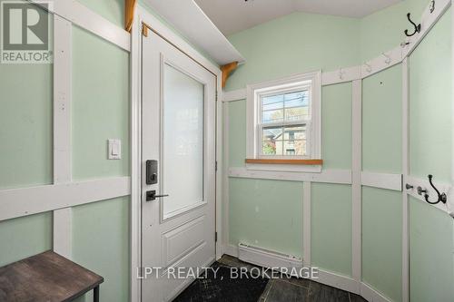 Foyer - 570 Frontenac Street, Kingston (East Of Sir John A. Blvd), ON - Indoor