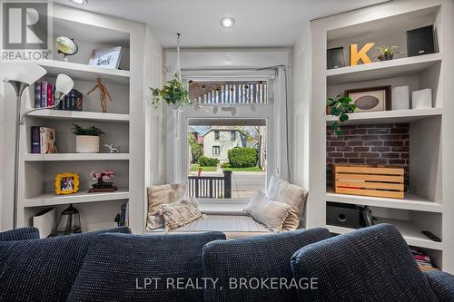 window seating - 570 Frontenac Street, Kingston (East Of Sir John A. Blvd), ON - Indoor