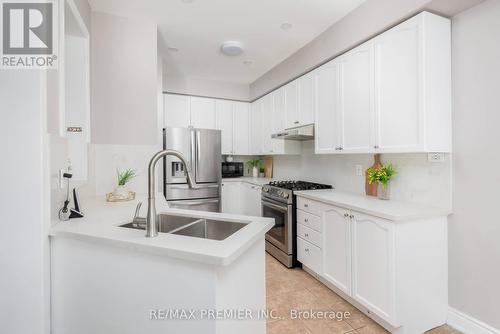 140 Dolce Crescent, Vaughan, ON - Indoor Photo Showing Kitchen With Double Sink