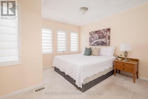140 Dolce Crescent, Vaughan, ON - Indoor Photo Showing Bedroom