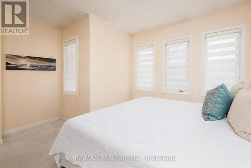 140 Dolce Crescent, Vaughan, ON - Indoor Photo Showing Bedroom
