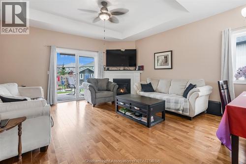 524 Eventide Place, Chatham, ON - Indoor Photo Showing Living Room With Fireplace