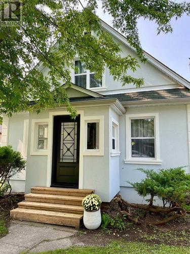 8 SOUTH STREET W  Orillia, ON L3V 3S9