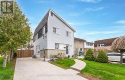 MAIN - 9 HAWKINS COURT Brampton, ON L6S 2N7