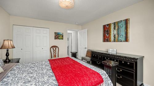 5821 Atkinson Crescent, Peachland, BC - Indoor Photo Showing Bedroom