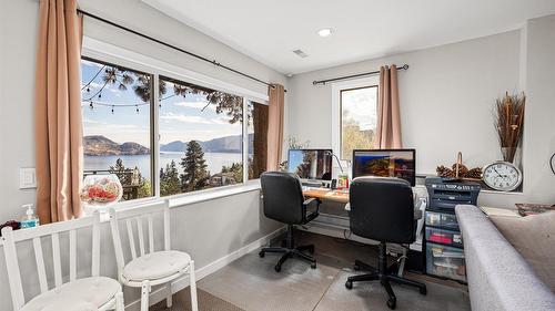 5821 Atkinson Crescent, Peachland, BC - Indoor