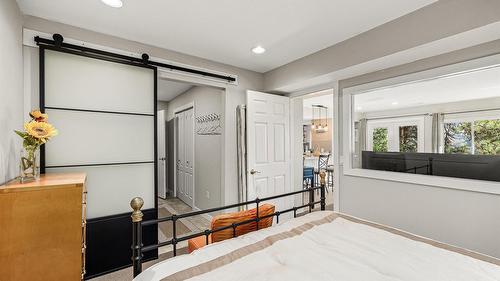 5821 Atkinson Crescent, Peachland, BC - Indoor