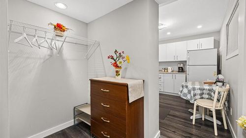5821 Atkinson Crescent, Peachland, BC - Indoor