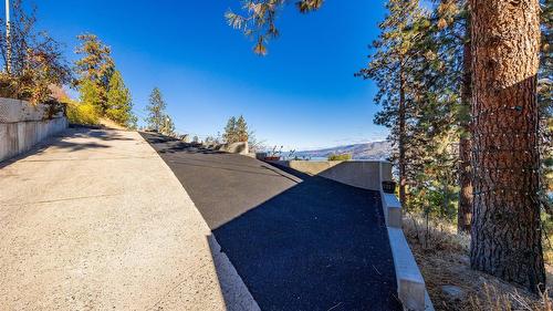 5821 Atkinson Crescent, Peachland, BC - Outdoor