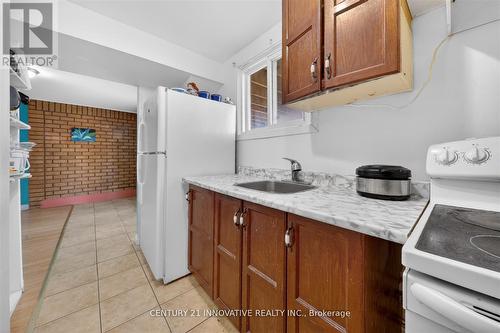 23 Northgate Boulevard, Brampton, ON - Indoor Photo Showing Kitchen