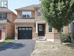 2382 FALKLAND CRESCENT Oakville, ON L6M 4Y1