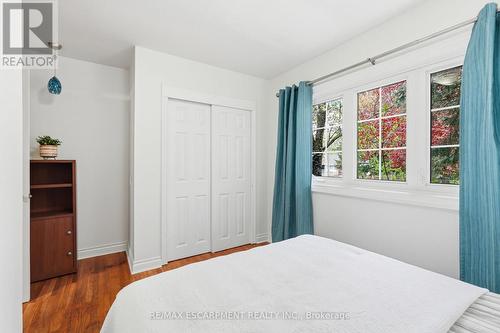 21 Brian Boulevard, Hamilton, ON - Indoor Photo Showing Bedroom