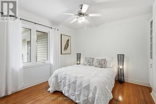 21 Brian Boulevard, Hamilton, ON - Indoor Photo Showing Bedroom