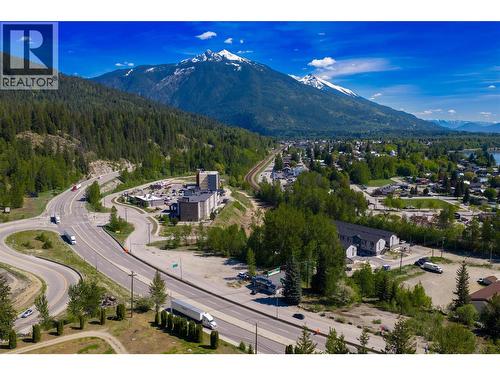 1792 Bend Frontage Road, Revelstoke, BC 