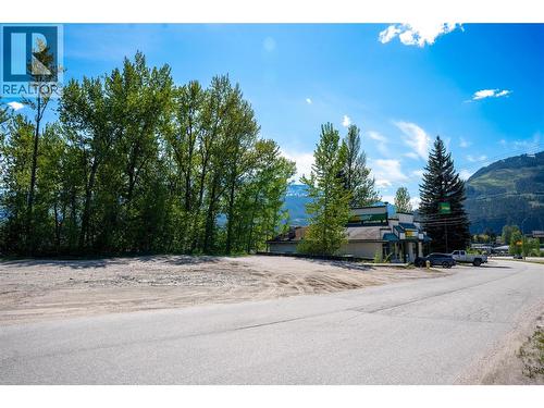 1792 Bend Frontage Road, Revelstoke, BC 