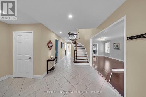 42 Kevi Crescent, Richmond Hill, ON - Indoor Photo Showing Other Room