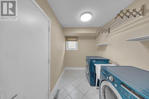 42 Kevi Crescent, Richmond Hill, ON - Indoor Photo Showing Laundry Room